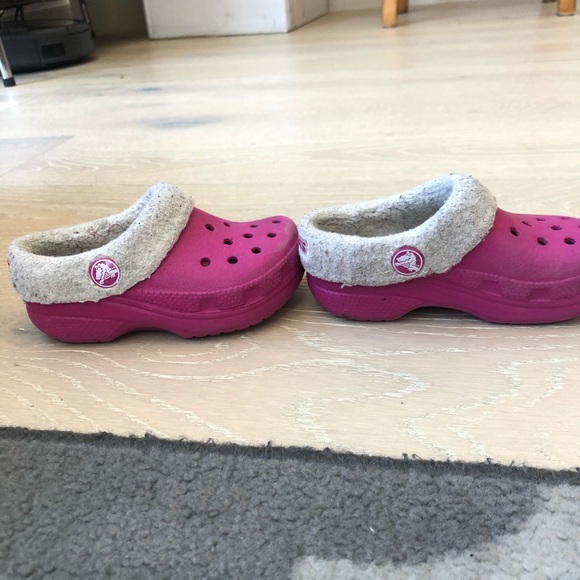 Crocs Pink and White Furry Fleece Lining Kids Size - Picture 3 of 8